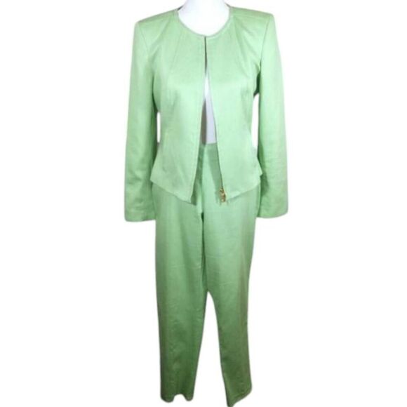 ALFANI LIME GREEN PANT SUIT JACKET SZ. 10 PANTS SZ.8 EUC.  GORGEOUS PANT SUIT IN - Picture 1 of 9